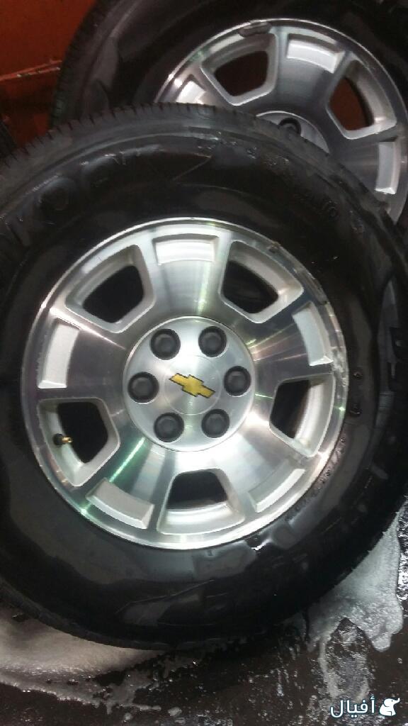 جنوط تاهو الاصلي مقاس 17 مع كفرات هنكوك نظيفه. تاريخ الكفرات 2015