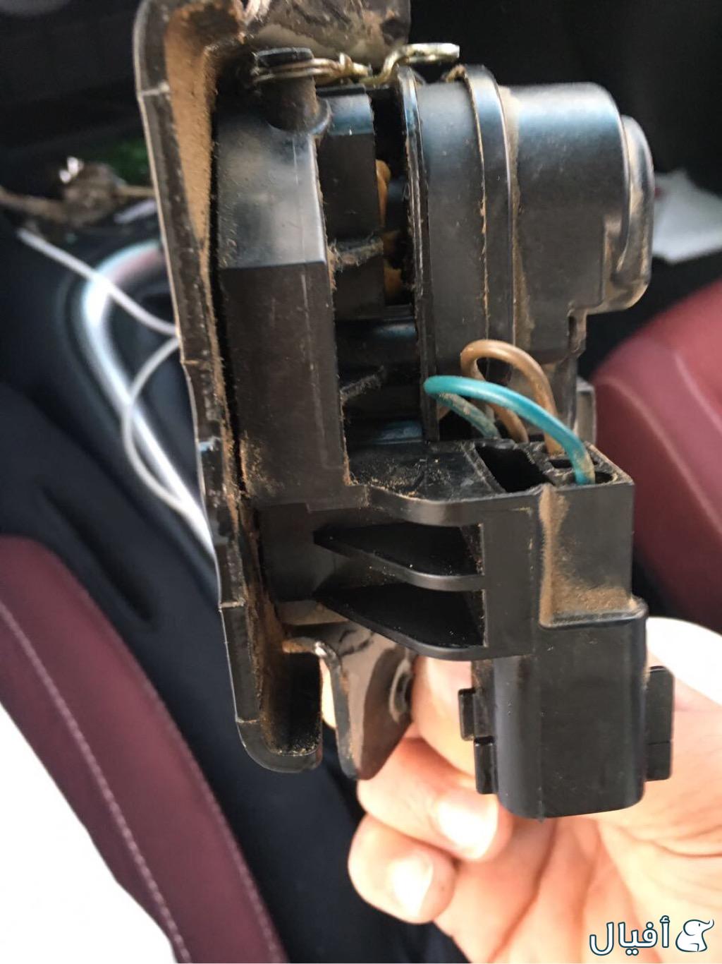 قفل باب امامي جهة الراكب