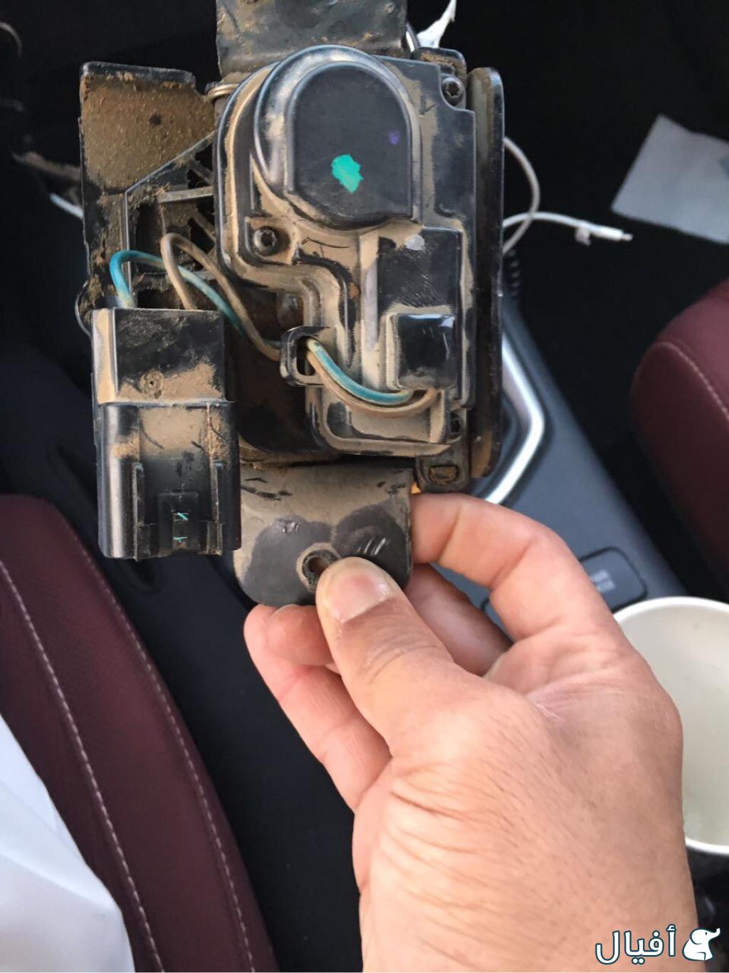 قفل باب امامي جهة الراكب