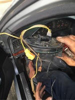 السنسر الي داخل الدركسون. لل BAS و ABS