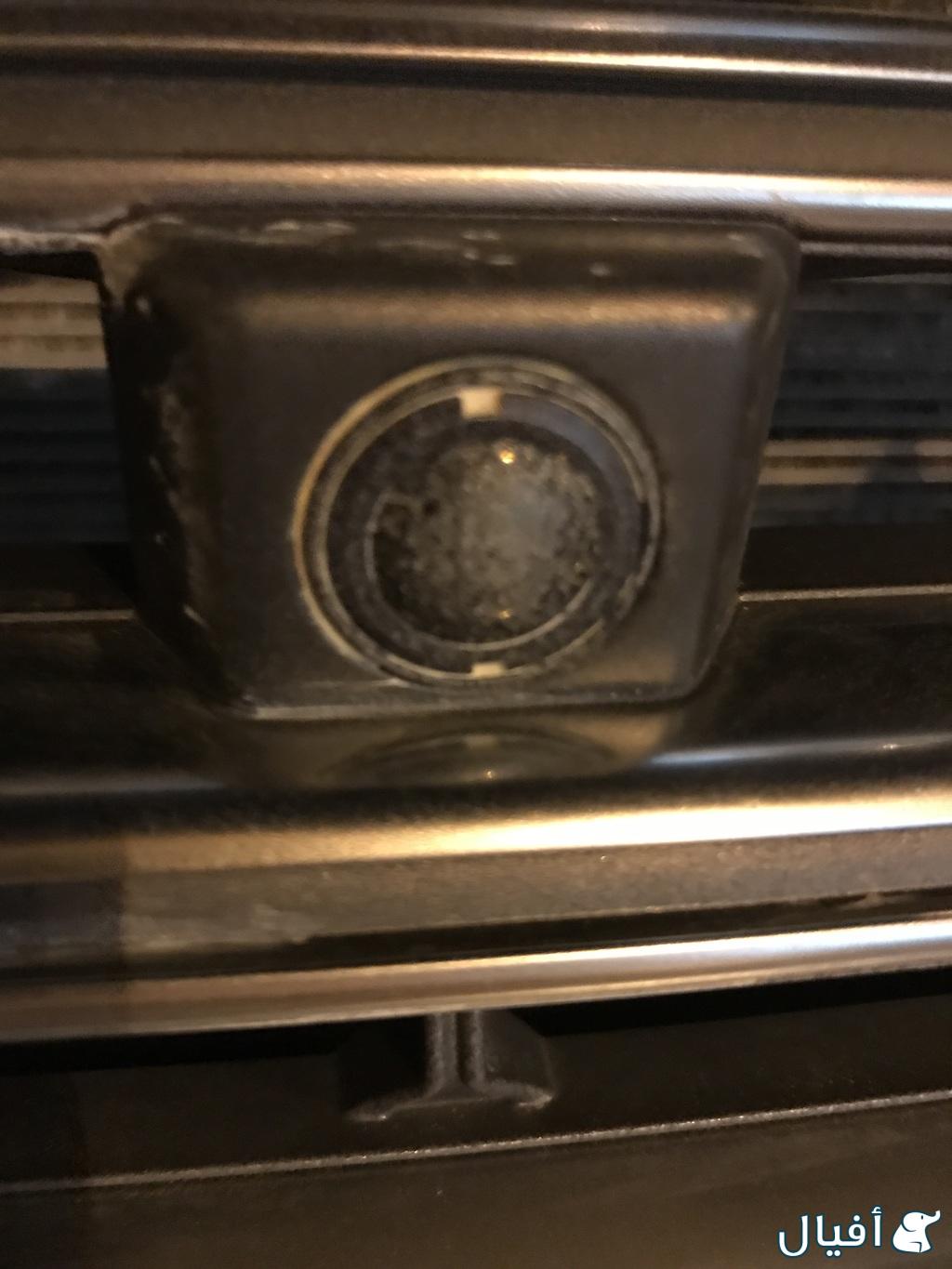 عدسة كاميرا امامية