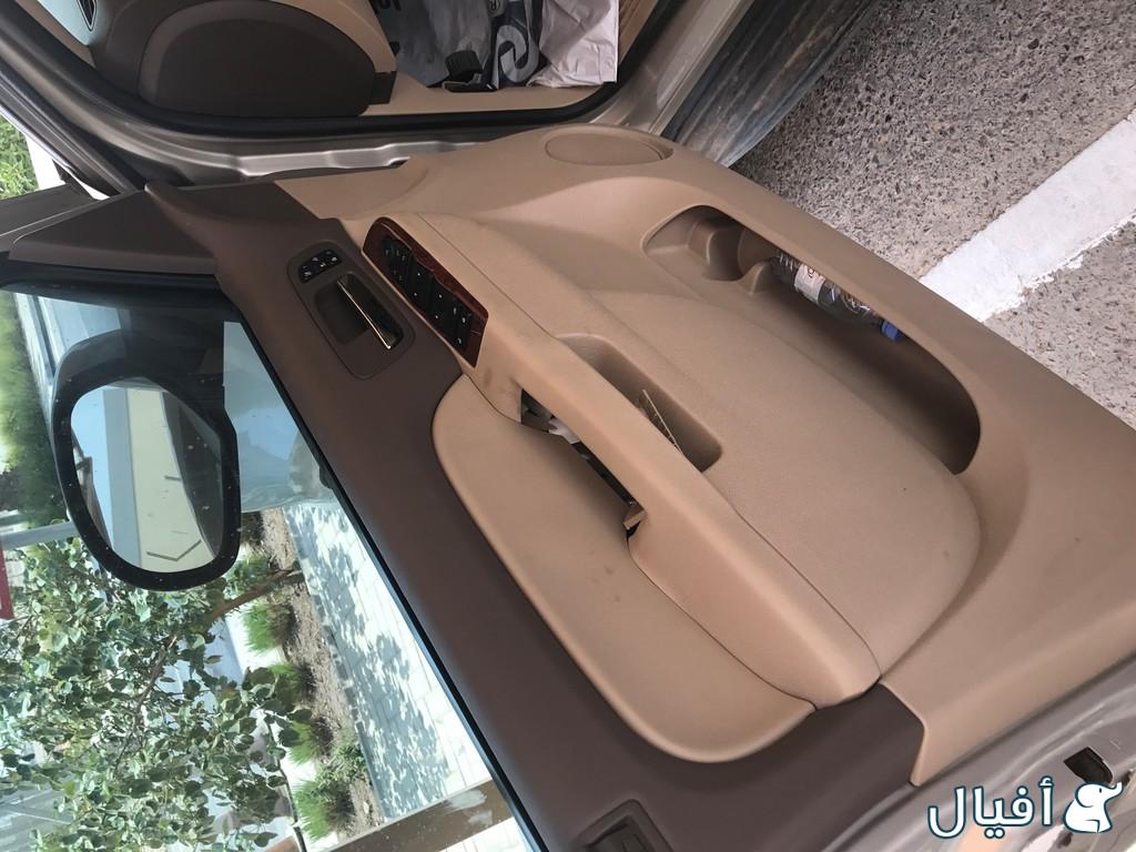 الديكور الداخلي الخاص باب السواق