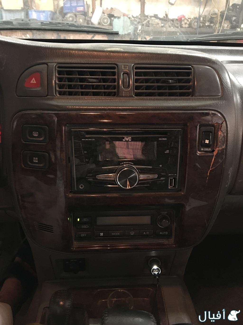 ديكور مسجل خشبي لسيارة باترول موديل ٩٨