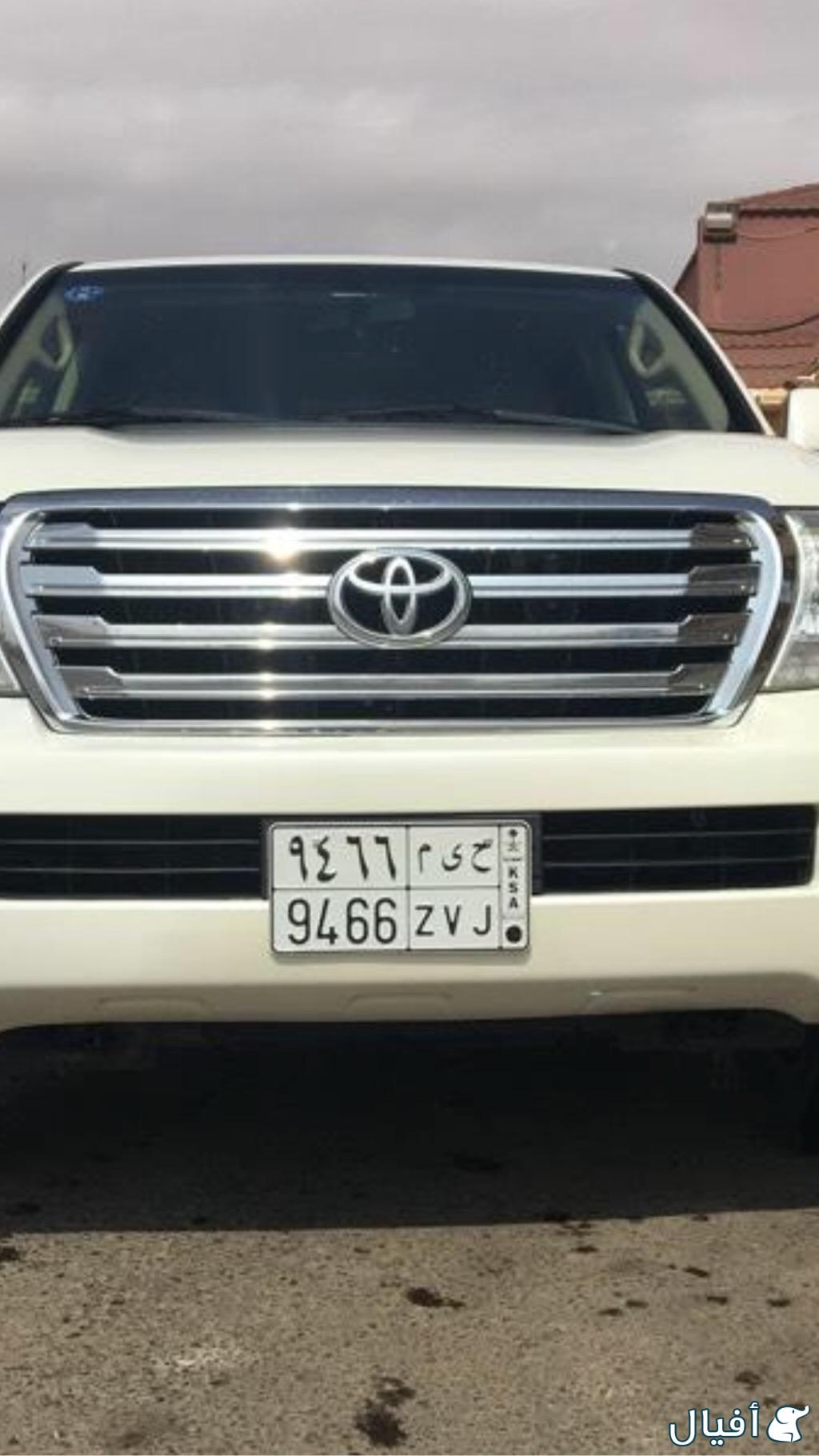 مطلوب شبك نيكل وزيج جانبي لاندكروزر 2014