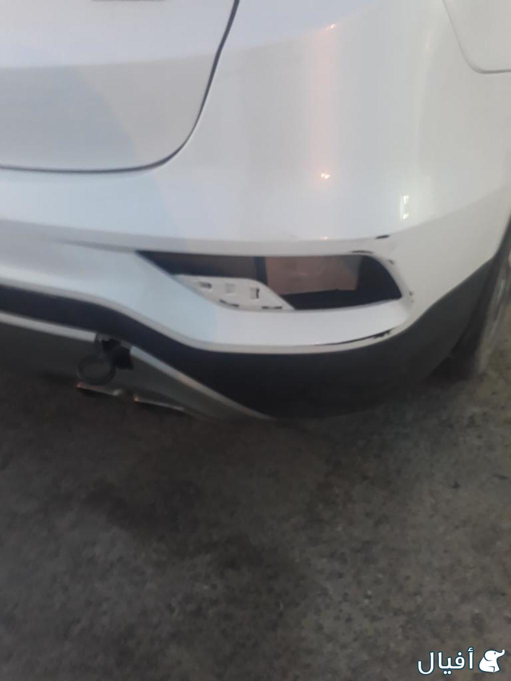 اسطب عاكس يمين