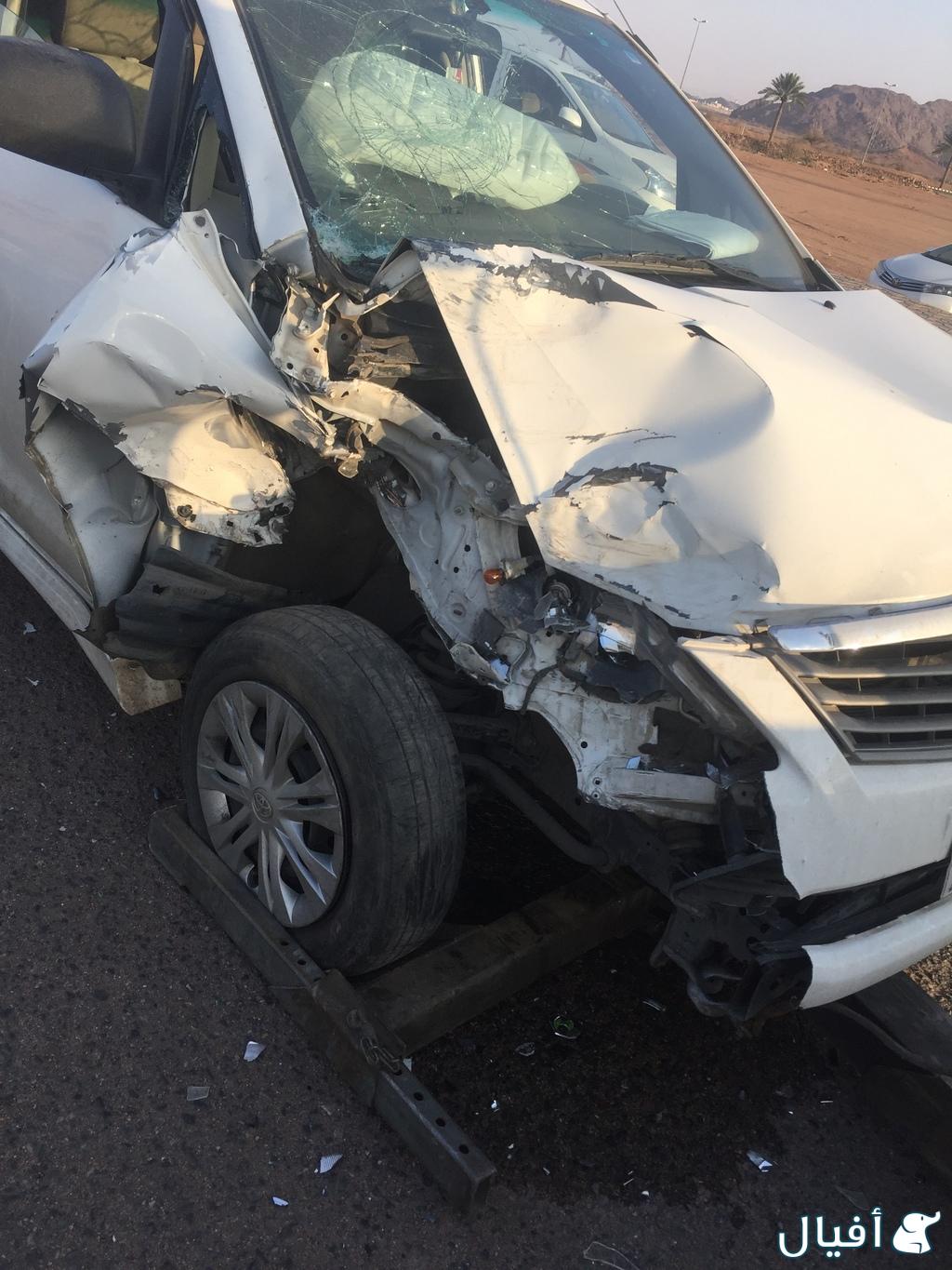 صدام امامي مع الشبك كبوت ورفرف يمين من الداخل والخارج وشمعه يسار