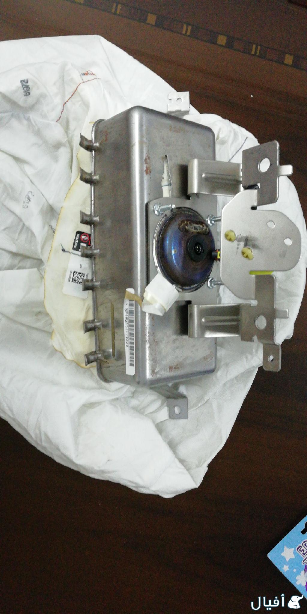 ايرباق الراكب الأمامي يمين