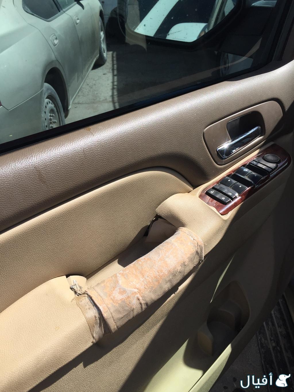 تكاية باب السائق