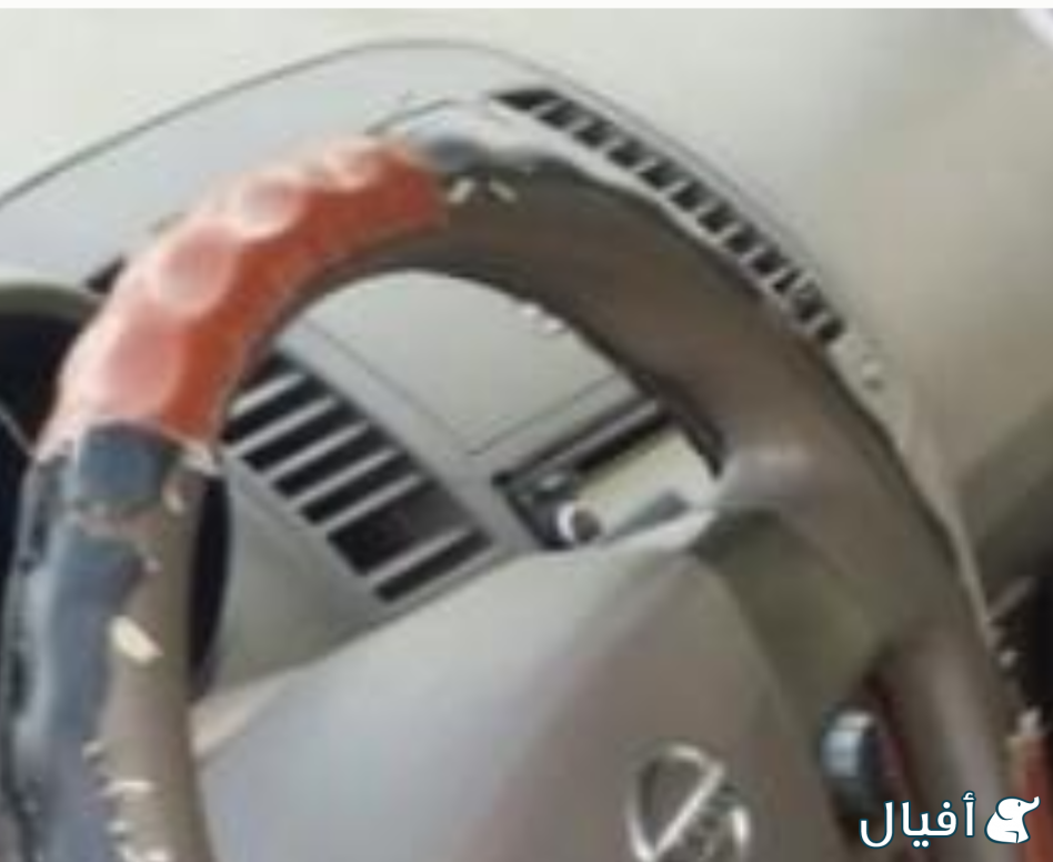 ديكور المكيف حول الكاسيت ويمين ويسار