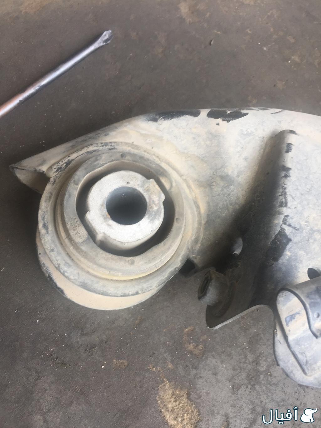 ربلة اوجلدة كمر كمر خلفي صغير.