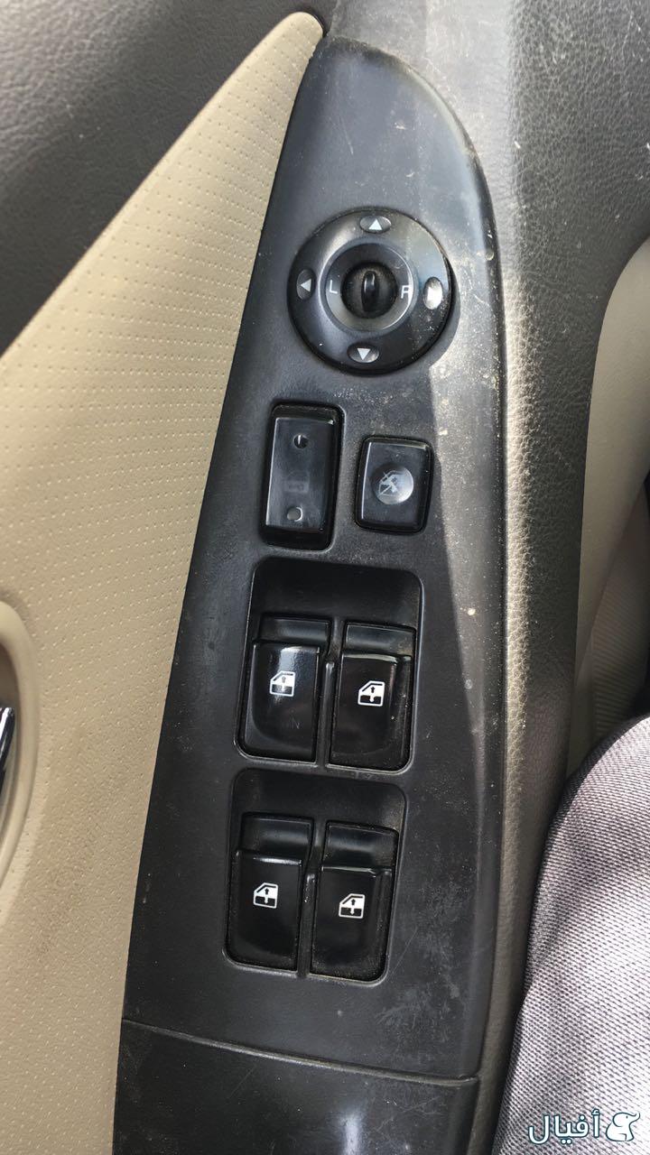 لوحة ازرار زجاج سائق