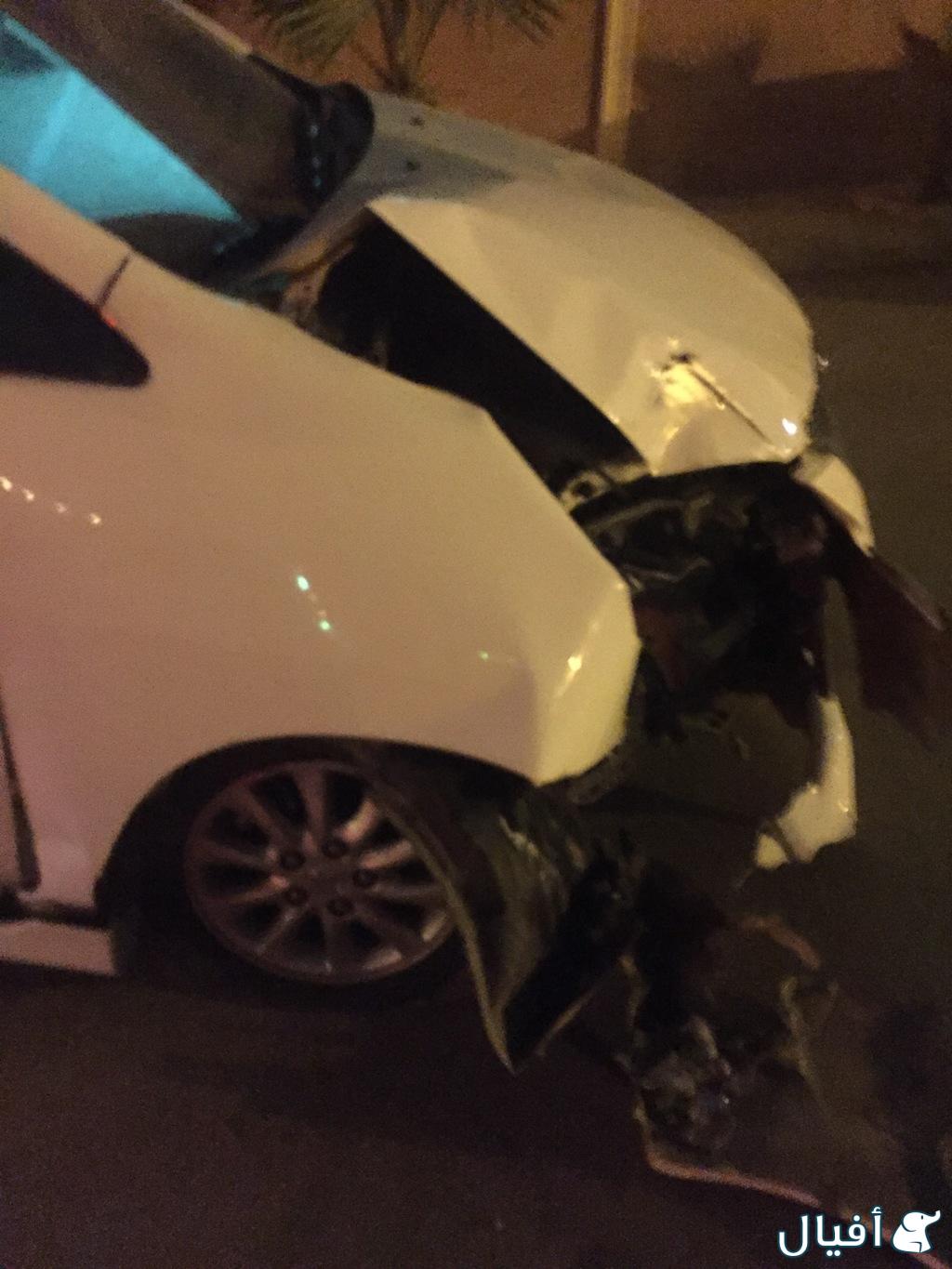 صدام امامي مع الشبك كبوت ورفرف يمين من الداخل والخارج وشمعه يسار صدام امامي مع الشبك كبوت ورفرف يمين من الداخل والخارج وشمعه يسار يركب على اينوفا 2015