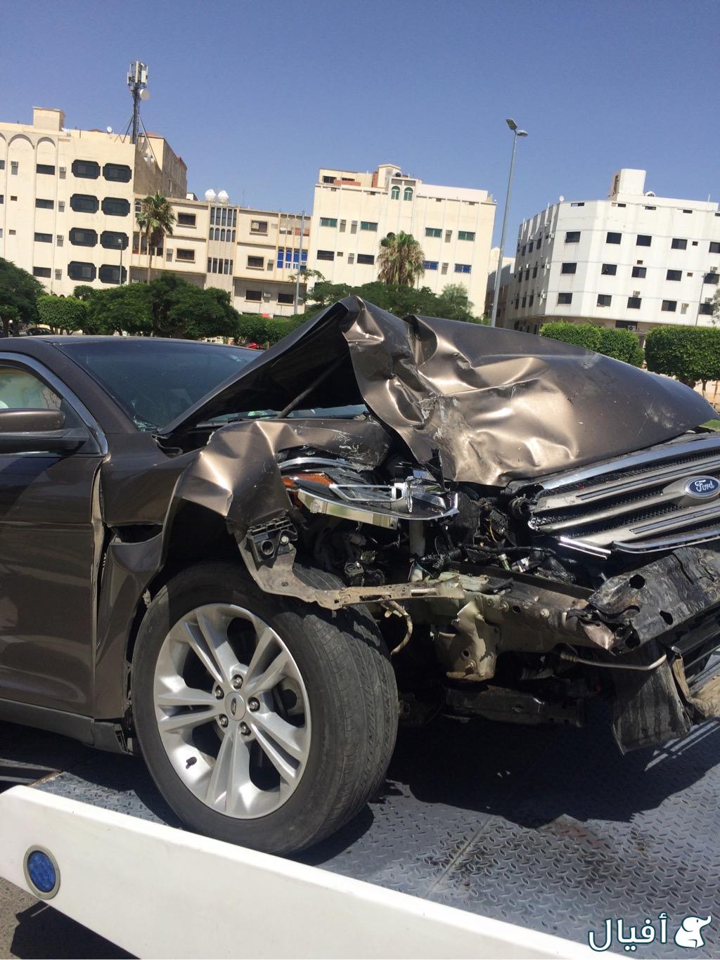 كبوت رفرف يمين صدام امامي ممتص الصدمات حاجز الصدام الامامي شمعه يمين كشافات 2 قربة المساحات قربة الاديتر ايرباق السائق بطانة كفر امامي اليمين شبك امامي كامل