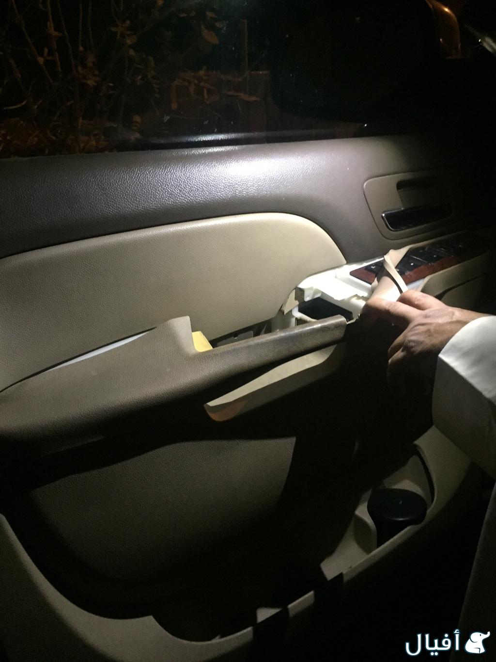 ديكور باب السائق الداخلي