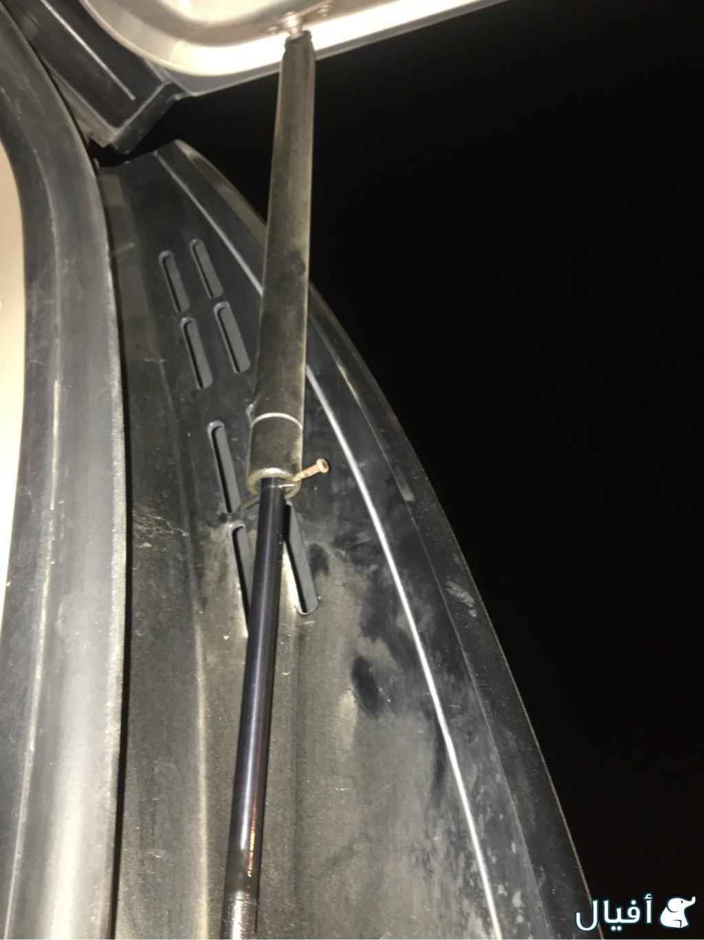 مطلوب مساعد الباب الخلفي لرفع باب الشنطه GMC 2011